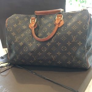 Authentic Louis Vuitton Speedy 35.